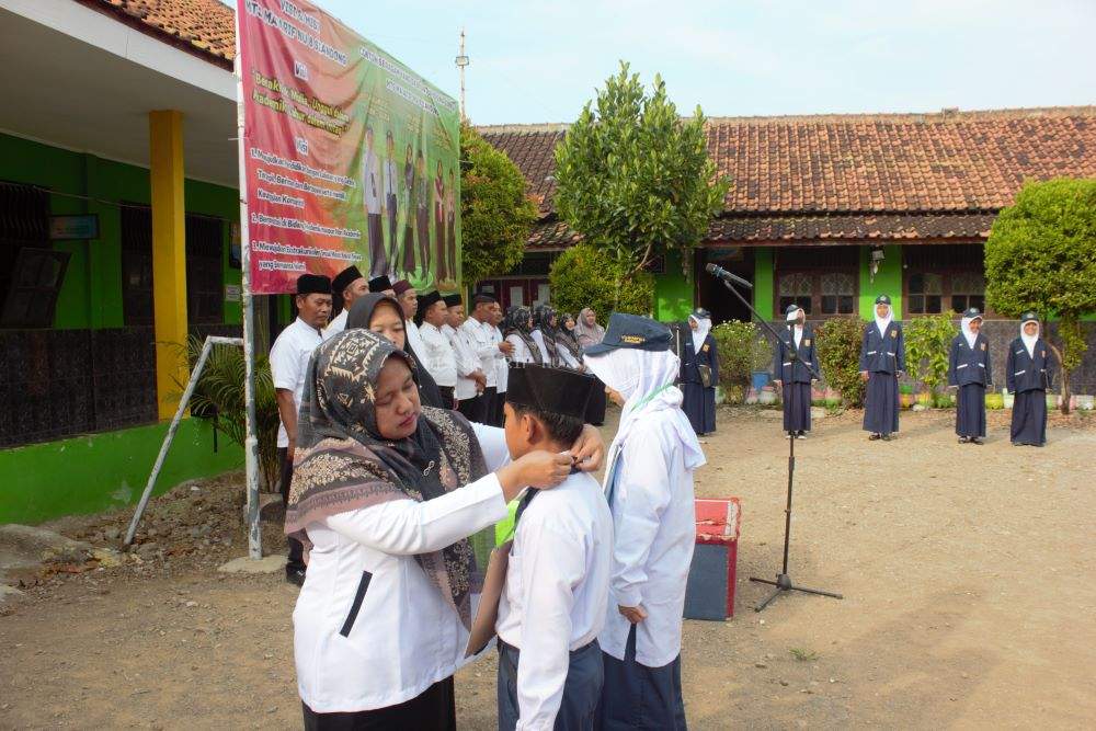 Pembukaan MATSAMA Tahun Ajaran 2025/2026 MTs Ma’arif NU 8 Siandong: Sambut Siswa Baru